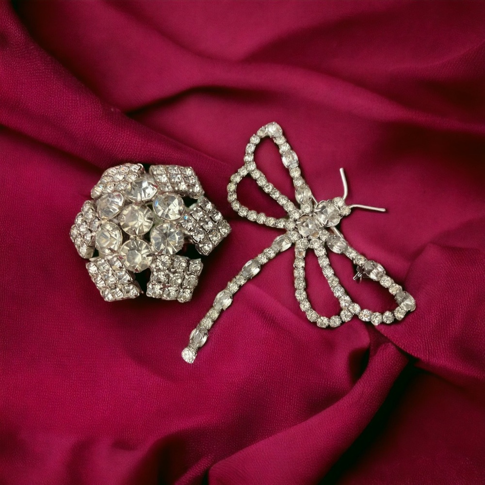 🌺 1950s Unsigned Beauties Crystal Rhinestones Dome & Butterfly Brooches
